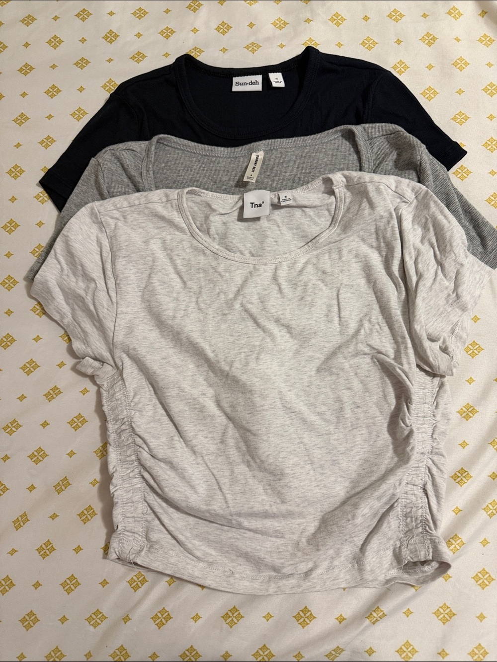 Aritzia bundle TNA Short Sleeve Ruched Tee Trio - Light Gray, Gray, Black